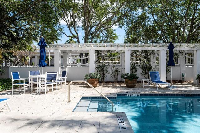 550 Loretto Ave 16, Coral Gables, FL 33146