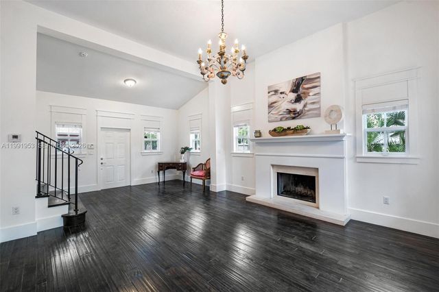 550 Loretto Ave 16, Coral Gables, FL 33146