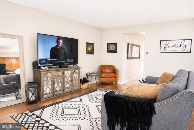 58 SUMMIT CT, Marlton, NJ 08053