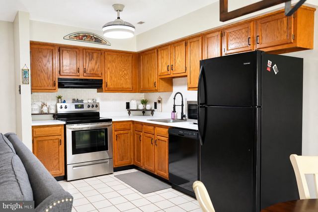 58 SUMMIT CT, Marlton, NJ 08053