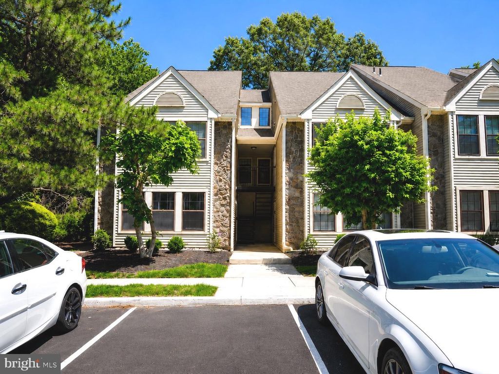 58 SUMMIT CT, Marlton, NJ 08053