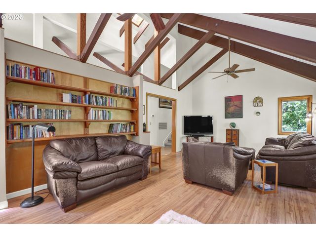 2350 MCLEAN Blvd, Eugene, OR 97405