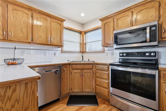 16304 HIGHT Avenue, Belton, MO 64012