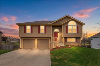 16304 HIGHT Avenue, Belton, MO 64012