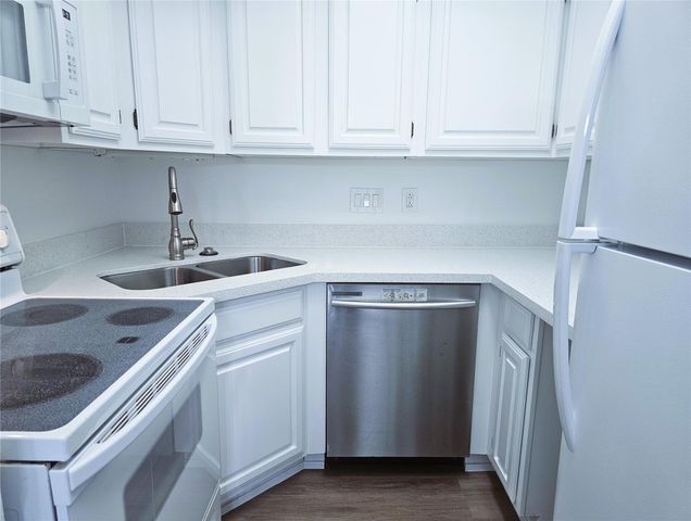 921 Marine Drive 227, Galveston, TX 77550