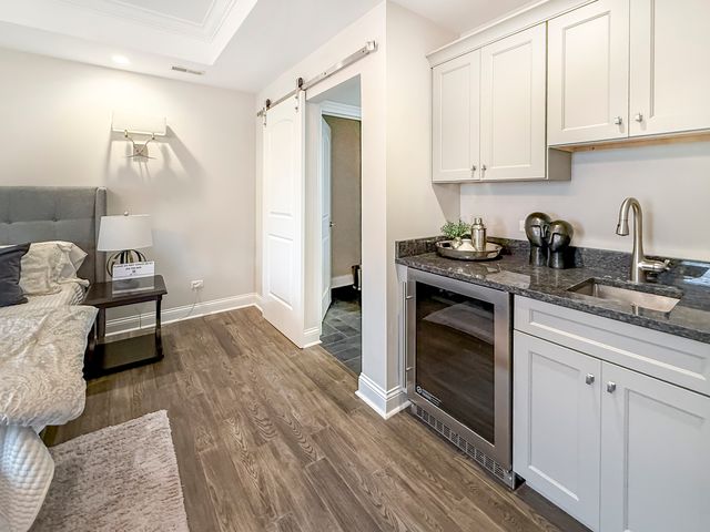 8884 Port Washington Drive, Frankfort, IL 60423