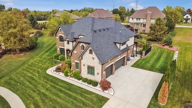 8884 Port Washington Drive, Frankfort, IL 60423