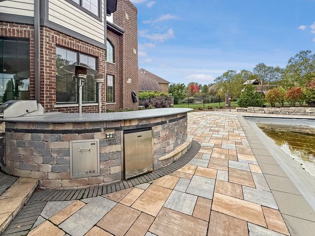 8884 Port Washington Drive, Frankfort, IL 60423