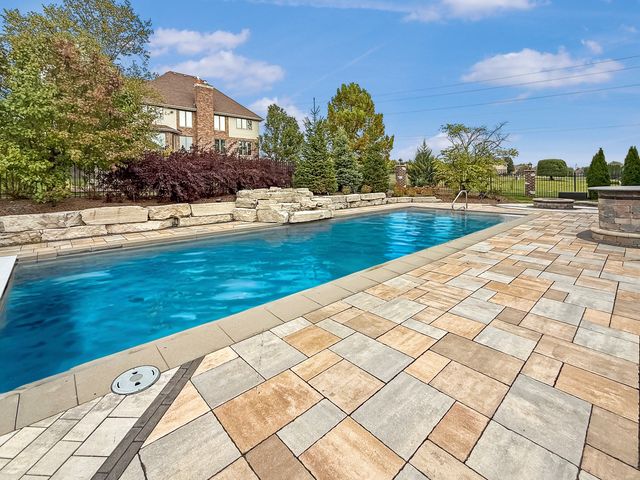 8884 Port Washington Drive, Frankfort, IL 60423