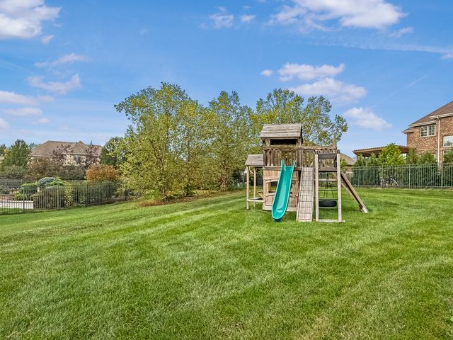 8884 Port Washington Drive, Frankfort, IL 60423