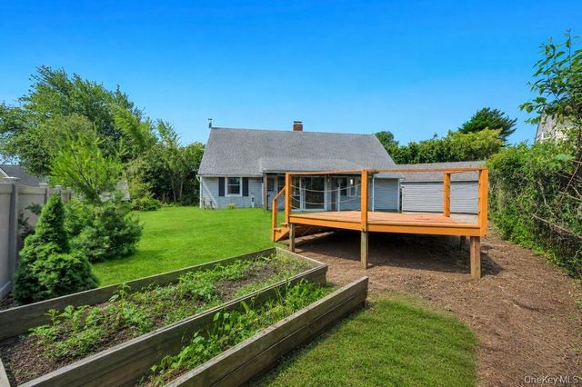 11 Wagon Lane, Levittown, NY 11756