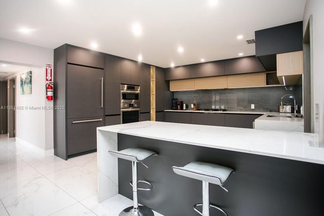 1218 Hollywood Blvd, Hollywood, FL 33019