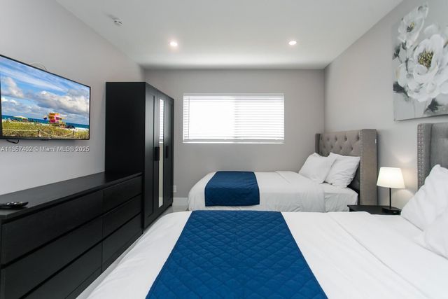 1218 Hollywood Blvd, Hollywood, FL 33019