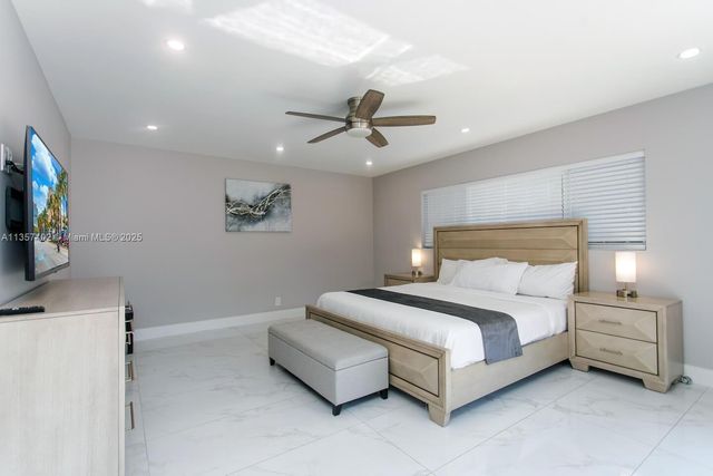 1218 Hollywood Blvd, Hollywood, FL 33019