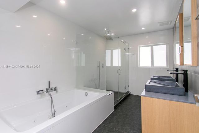 1218 Hollywood Blvd, Hollywood, FL 33019