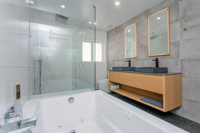 1218 Hollywood Blvd, Hollywood, FL 33019