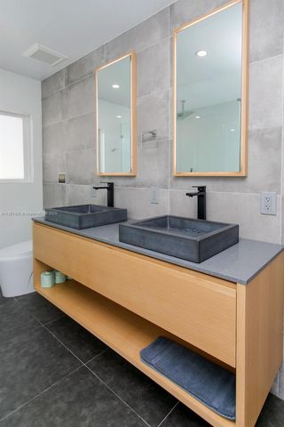 1218 Hollywood Blvd, Hollywood, FL 33019