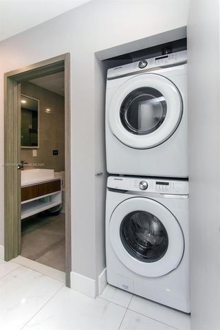 1218 Hollywood Blvd, Hollywood, FL 33019