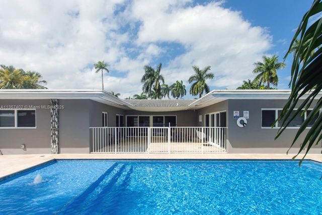 1218 Hollywood Blvd, Hollywood, FL 33019