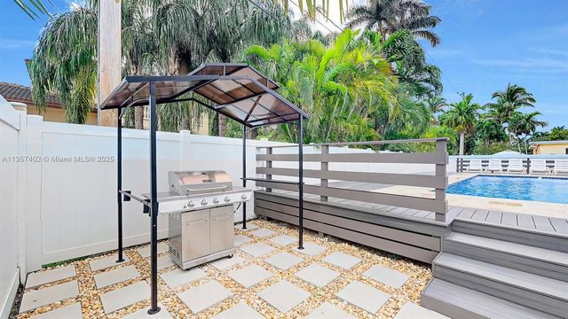 1218 Hollywood Blvd, Hollywood, FL 33019