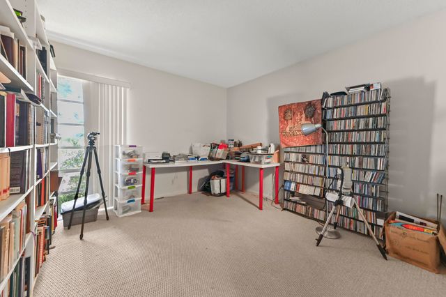 22 Golfs Edge D, West Palm Beach, FL 33417