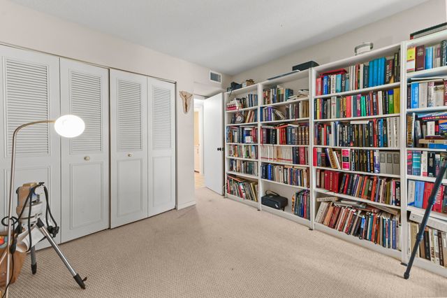 22 Golfs Edge D, West Palm Beach, FL 33417