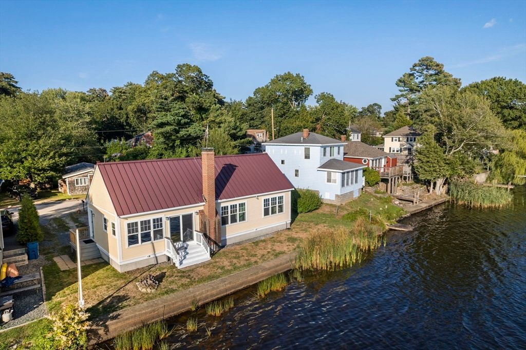 29 Ocean, Halifax, MA 02338