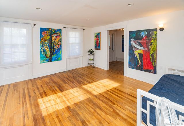 147 Broadway 9W, Port Ewen, NY 12466