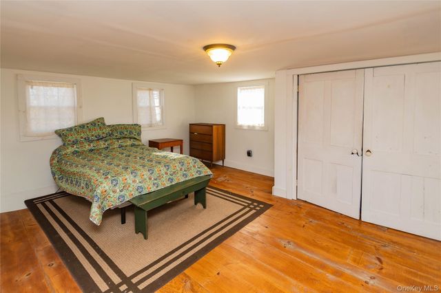 147 Broadway 9W, Port Ewen, NY 12466