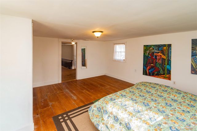 147 Broadway 9W, Port Ewen, NY 12466