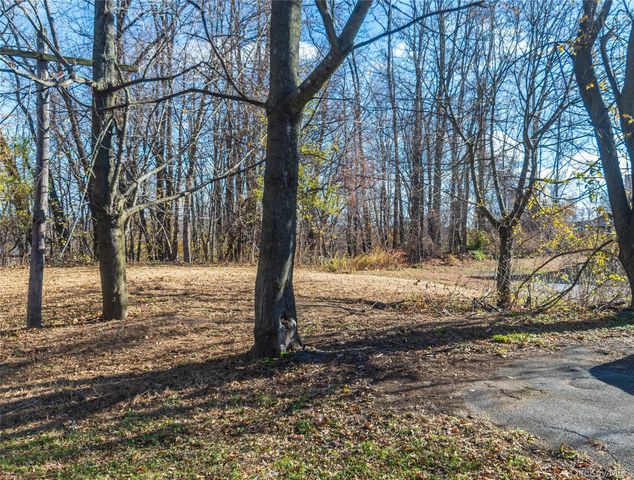 147 Broadway 9W, Port Ewen, NY 12466