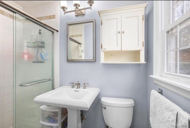 18 Moreland Road, New City, NY 10956