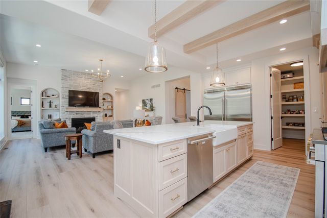 4010 NW 181st Street, Clive, IA 50325