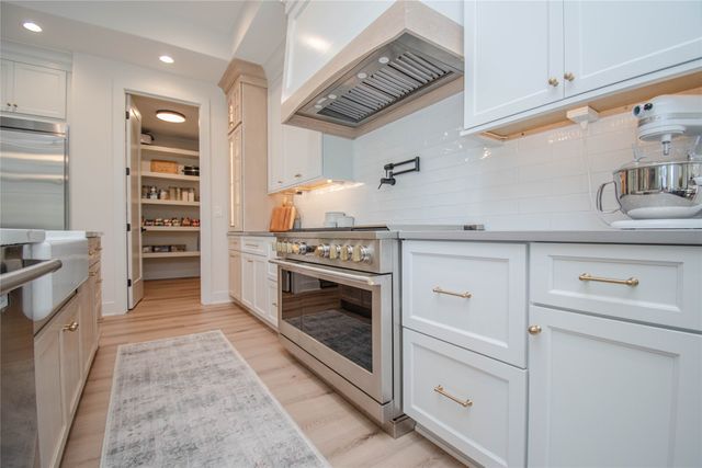 4010 NW 181st Street, Clive, IA 50325