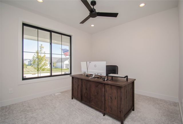 4010 NW 181st Street, Clive, IA 50325