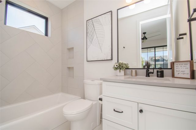 4010 NW 181st Street, Clive, IA 50325