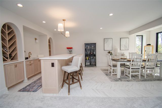 4010 NW 181st Street, Clive, IA 50325