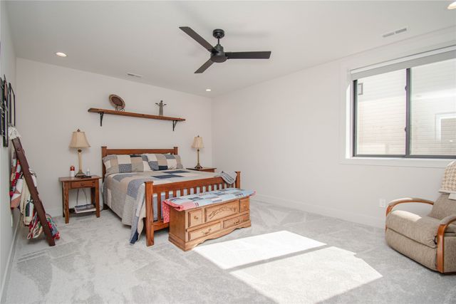 4010 NW 181st Street, Clive, IA 50325