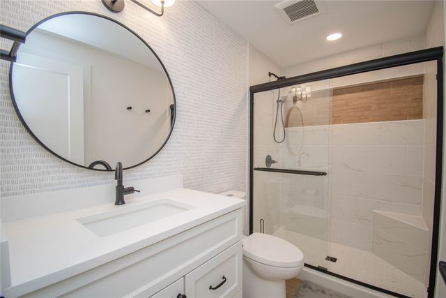 4010 NW 181st Street, Clive, IA 50325