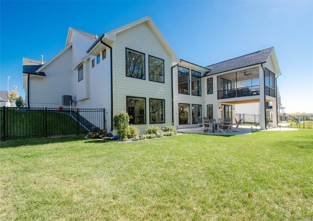 4010 NW 181st Street, Clive, IA 50325