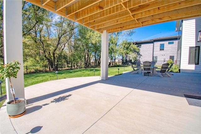 4010 NW 181st Street, Clive, IA 50325