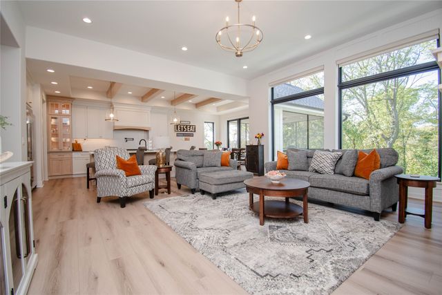 4010 NW 181st Street, Clive, IA 50325