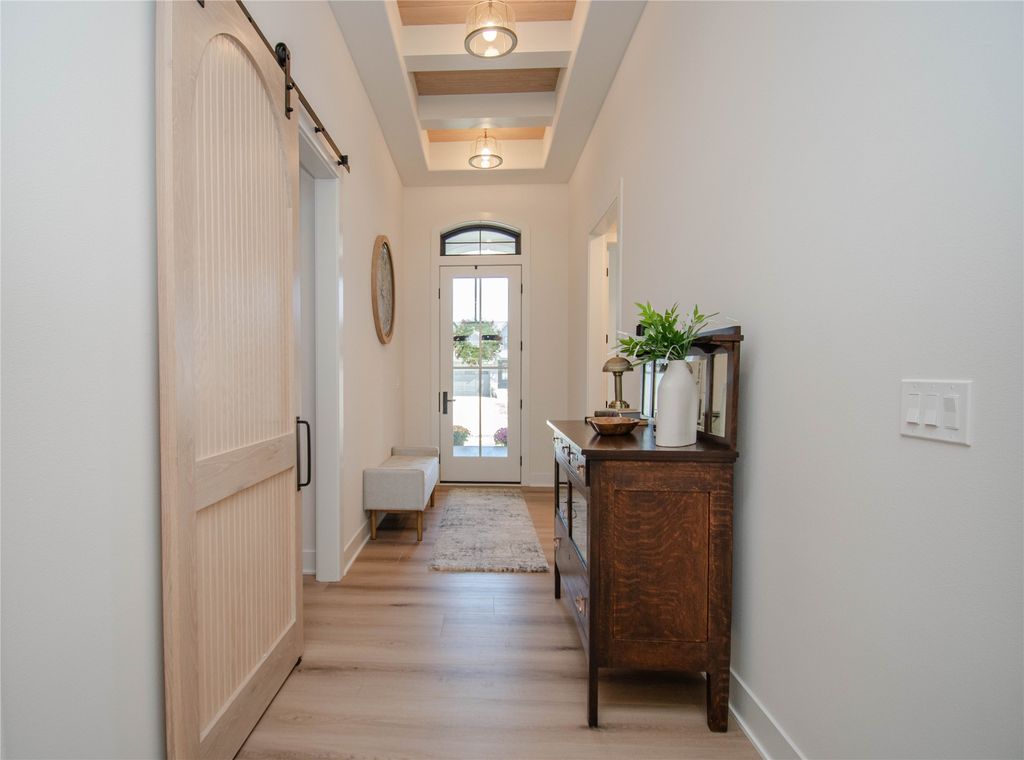 4010 NW 181st Street, Clive, IA 50325