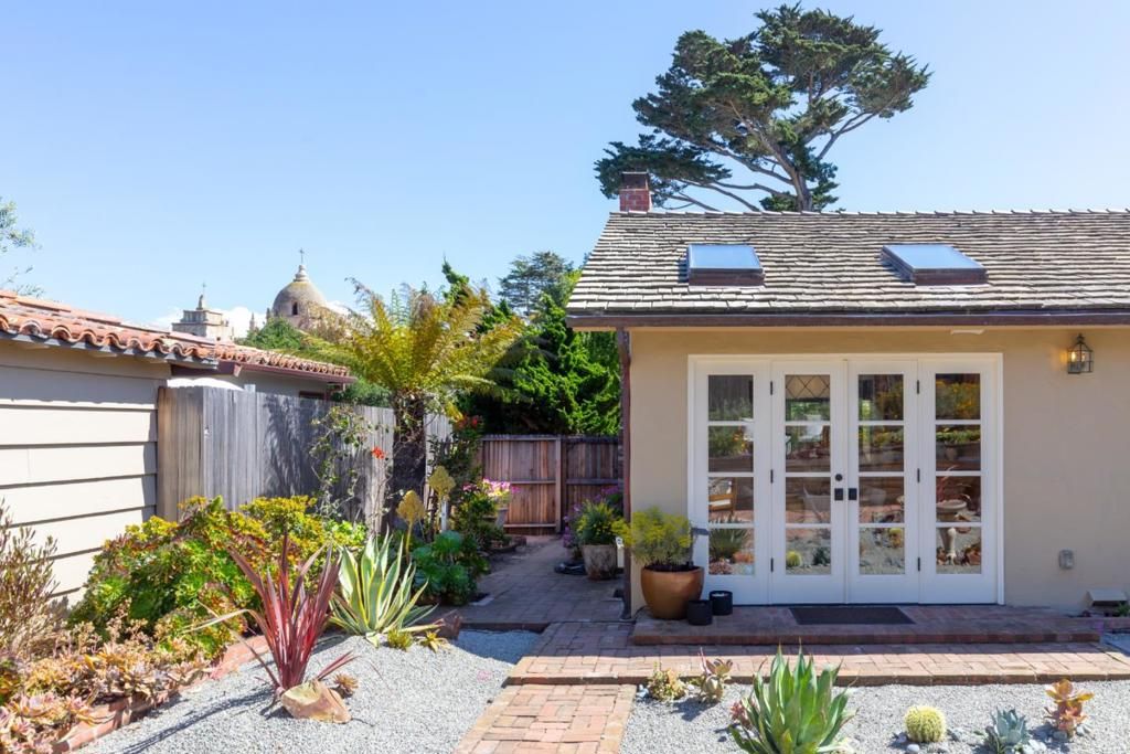 Image 32 of property listing at 3017 Lasuen Drive, Carmel, CA 93923