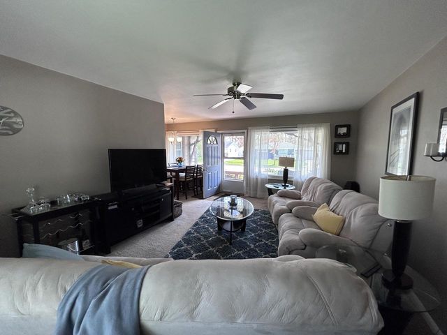 1426 Beverly LANE, West Bend, WI 53090