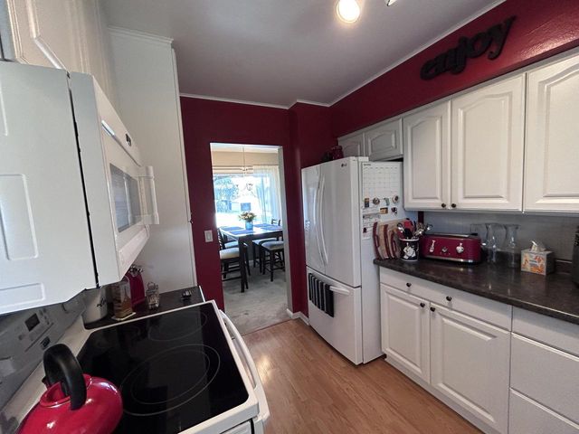 1426 Beverly LANE, West Bend, WI 53090