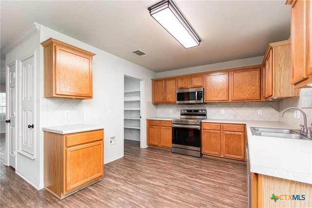 5404 Southern Crossing Drive, Temple, TX 76502