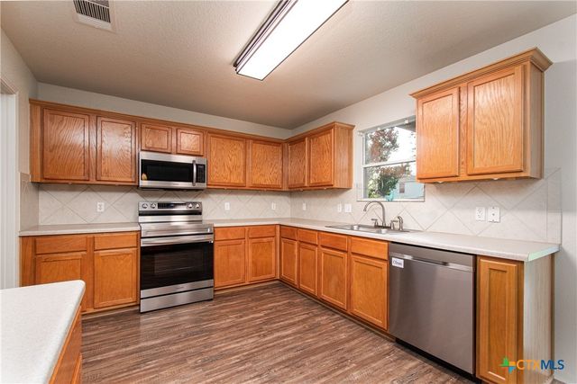 5404 Southern Crossing Drive, Temple, TX 76502