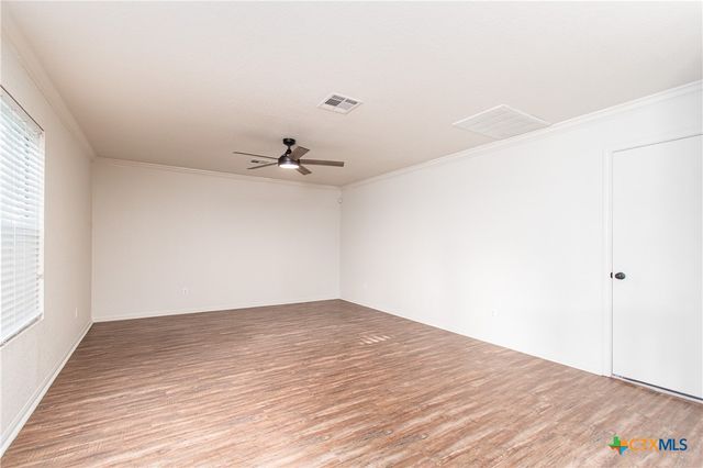 5404 Southern Crossing Drive, Temple, TX 76502