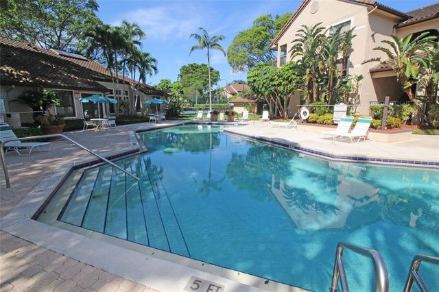 4481 W Mcnab Road 16, Pompano Beach, FL 33069